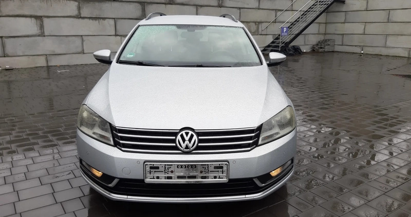 Volkswagen Passat cena 24900 przebieg: 294000, rok produkcji 2011 z Cieszanów małe 466